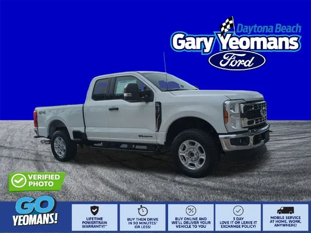 New 2026 Oxford White Ford F-250® XLT image 1