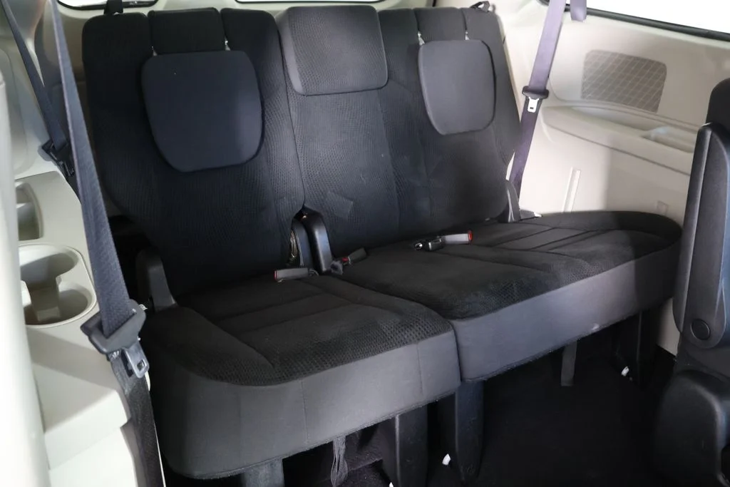 Used 2019 White Dodge SE image 17