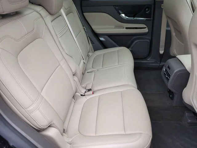 Used 2022 Black Lincoln Reserve image 33