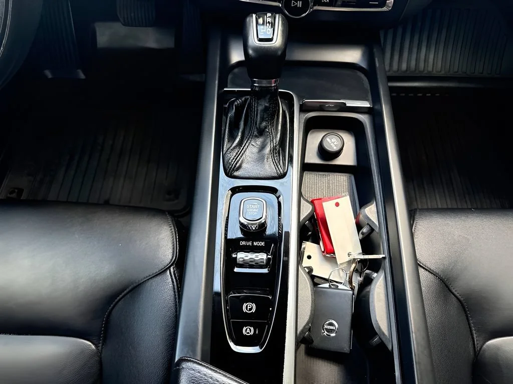 Used 2019  Volvo Momentum image 18