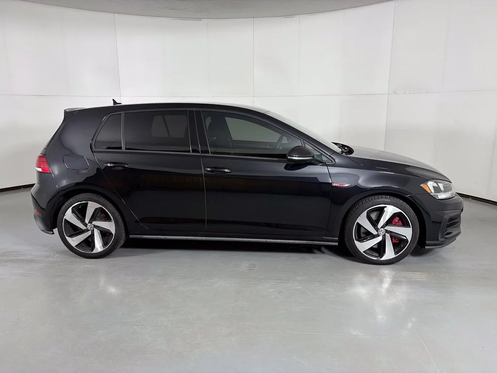 Used 2021 Black Volkswagen 2.0T S image 9