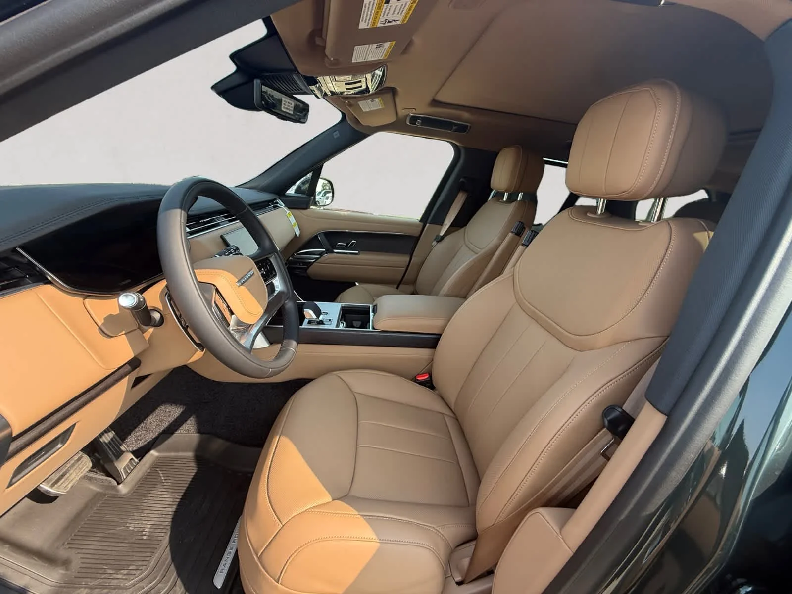 New 2026 Belgravia Green Land Rover SE image 9