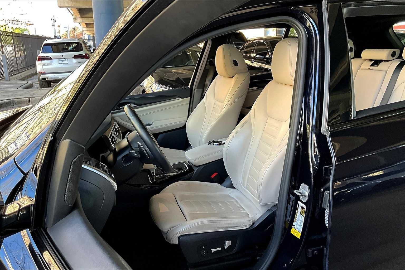 Used 2022 Carbon Black Metallic BMW sDrive30i image 7