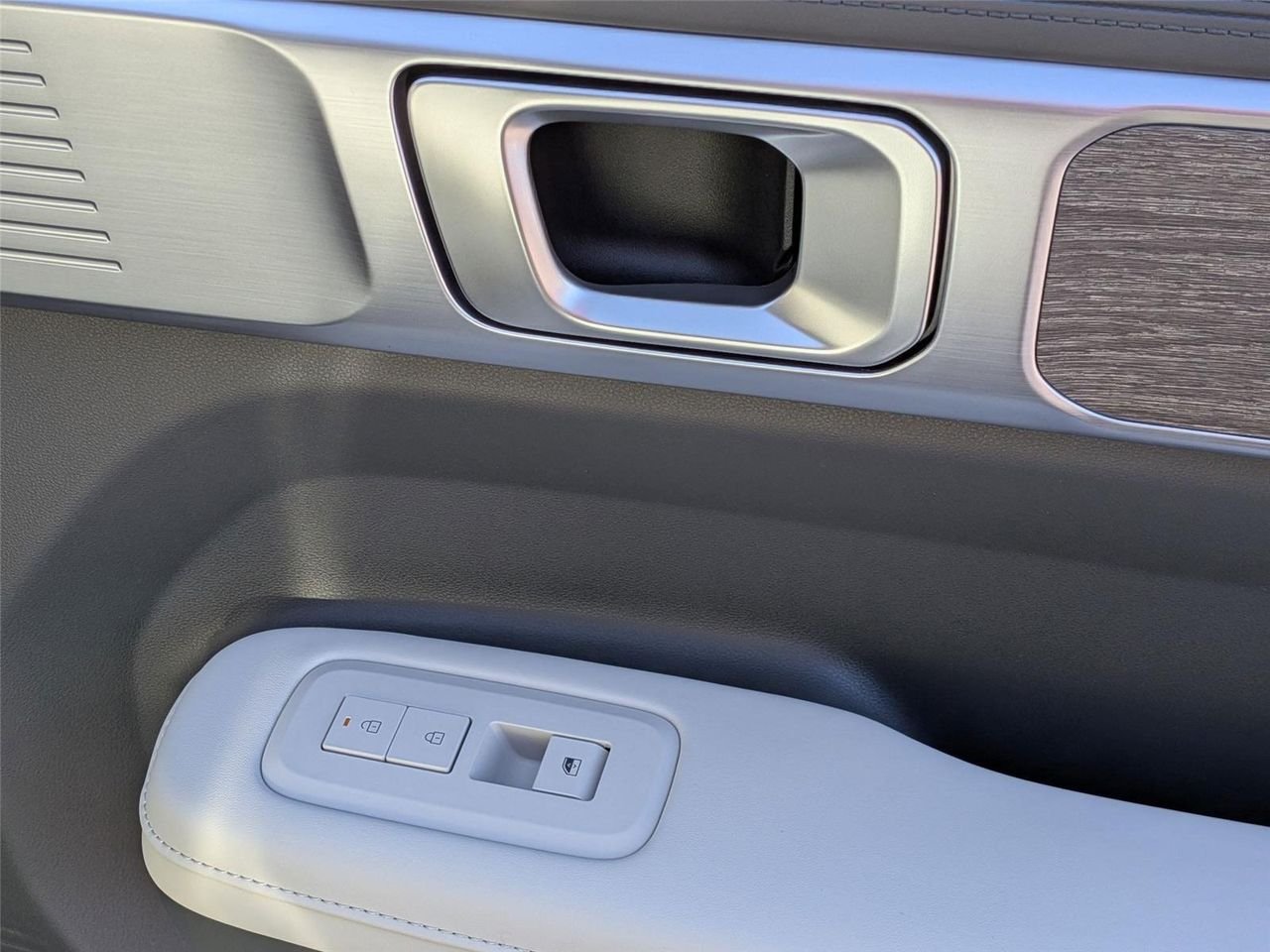 2026 Hyundai Santa Fe Limited - Photo 40