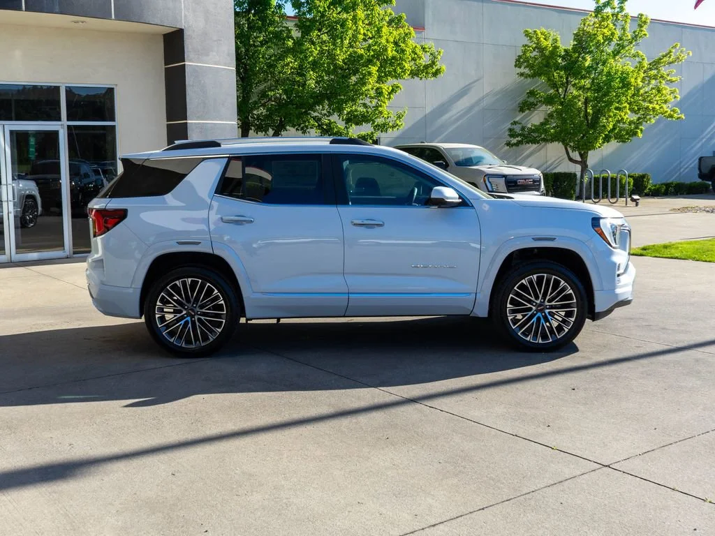 2026 GMC Terrain Denali - Photo 8