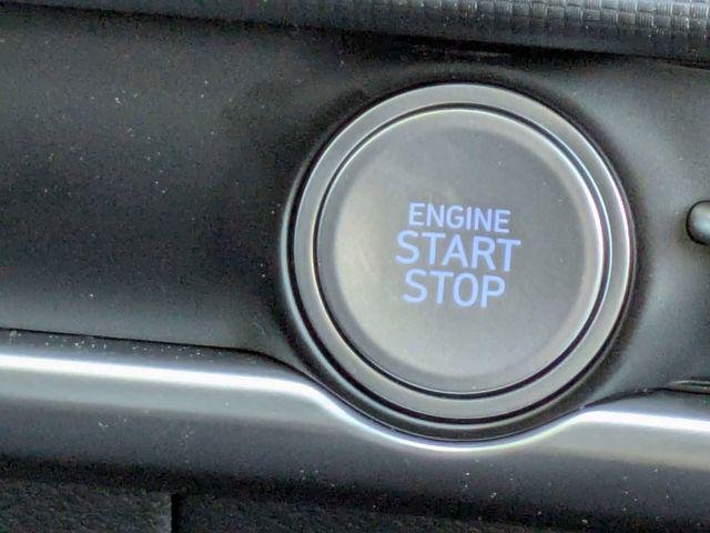 New 2026 White Hyundai SEL FWD image 32