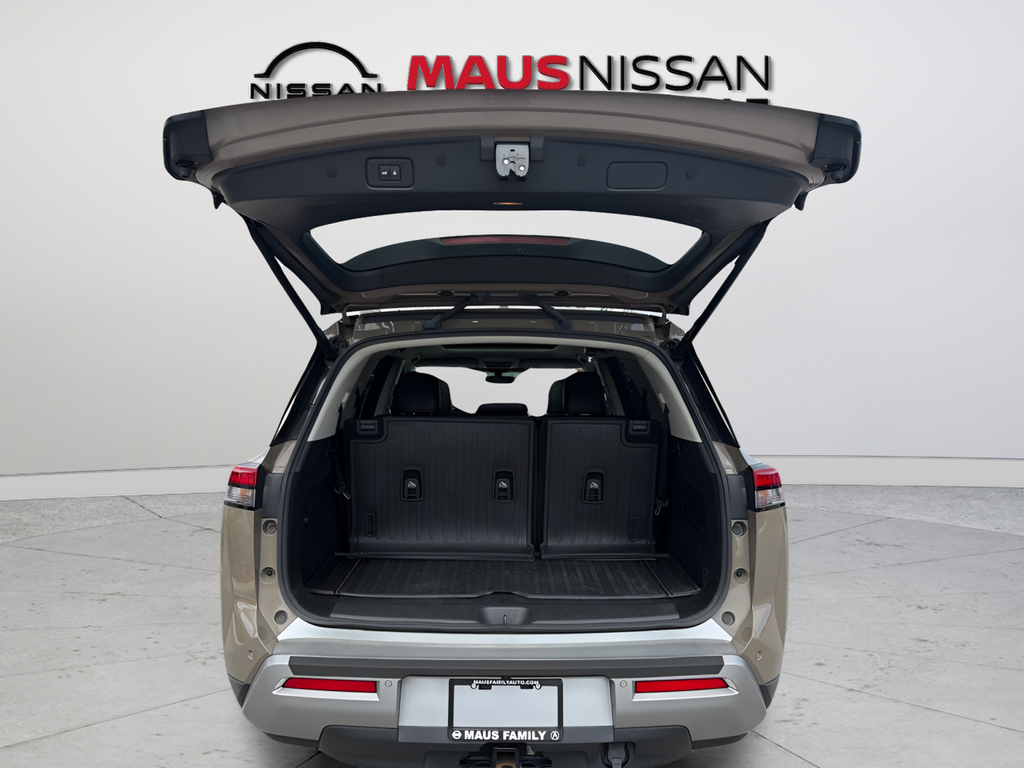 Certified Used 2023 Beige Nissan Platinum image 10