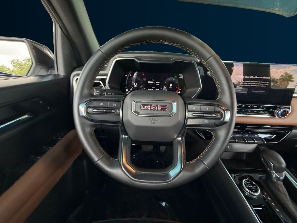 Used 2025 White GMC AT4 image 13