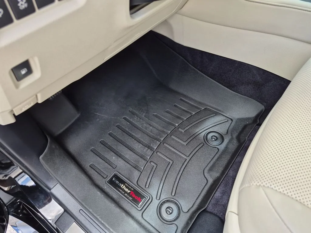 Used 2020 Black Lexus 460 image 19