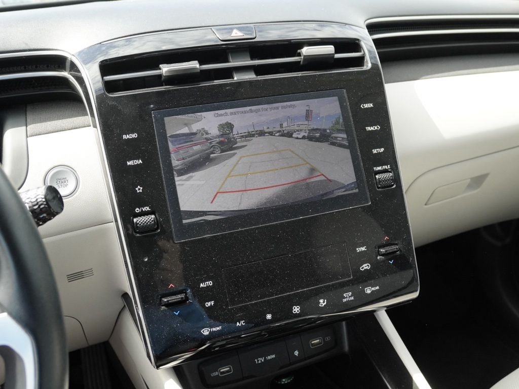 Used 2023 Black Hyundai SEL image 10
