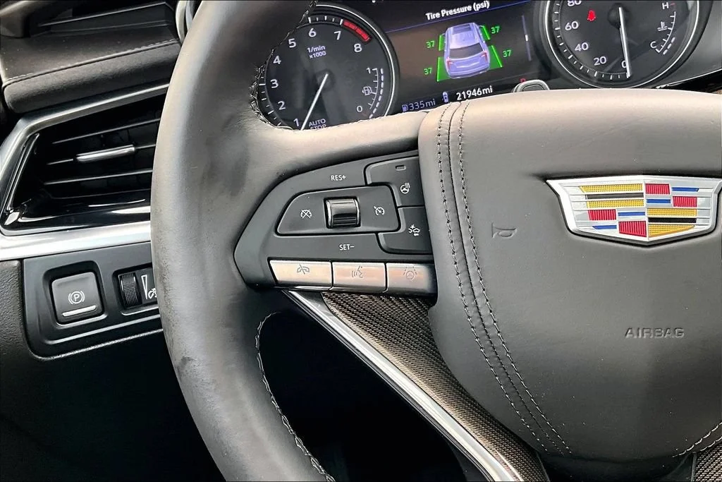 Certified Used 2025 Crystal White Tricoat Cadillac Premium Luxury image 20