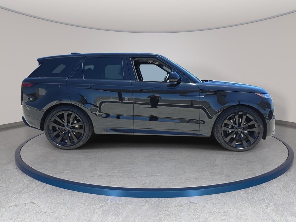 New 2026 Santorini Black Land Rover Dynamic SE image 4