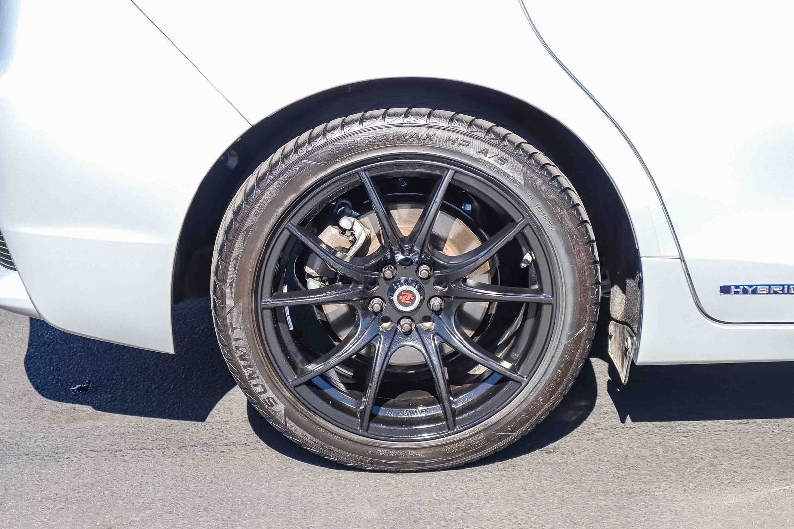 Used 2015 Silver Lexus 200h image 9