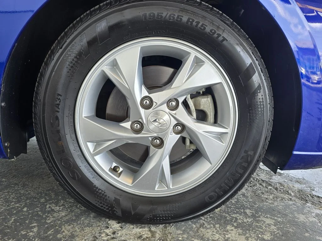 Used 2021 Blue Hyundai SE image 42