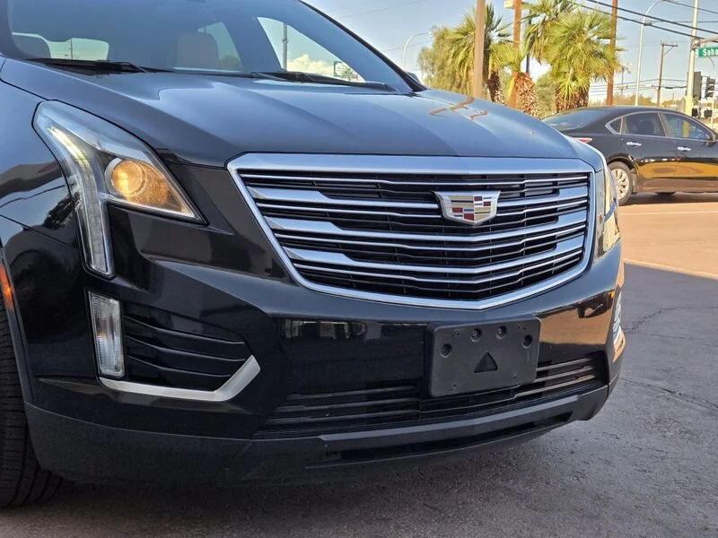 Used 2018 Stellar Black Metallic Cadillac FWD image 5