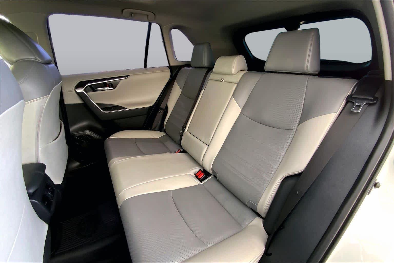 Used 2020 Blizzard Pearl Toyota Hybrid Limited image 21