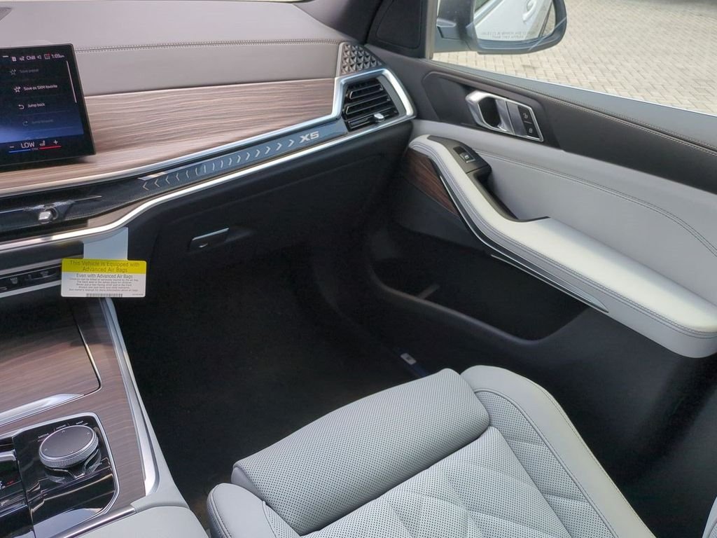 New 2026 Alpine White BMW sDrive40i image 17