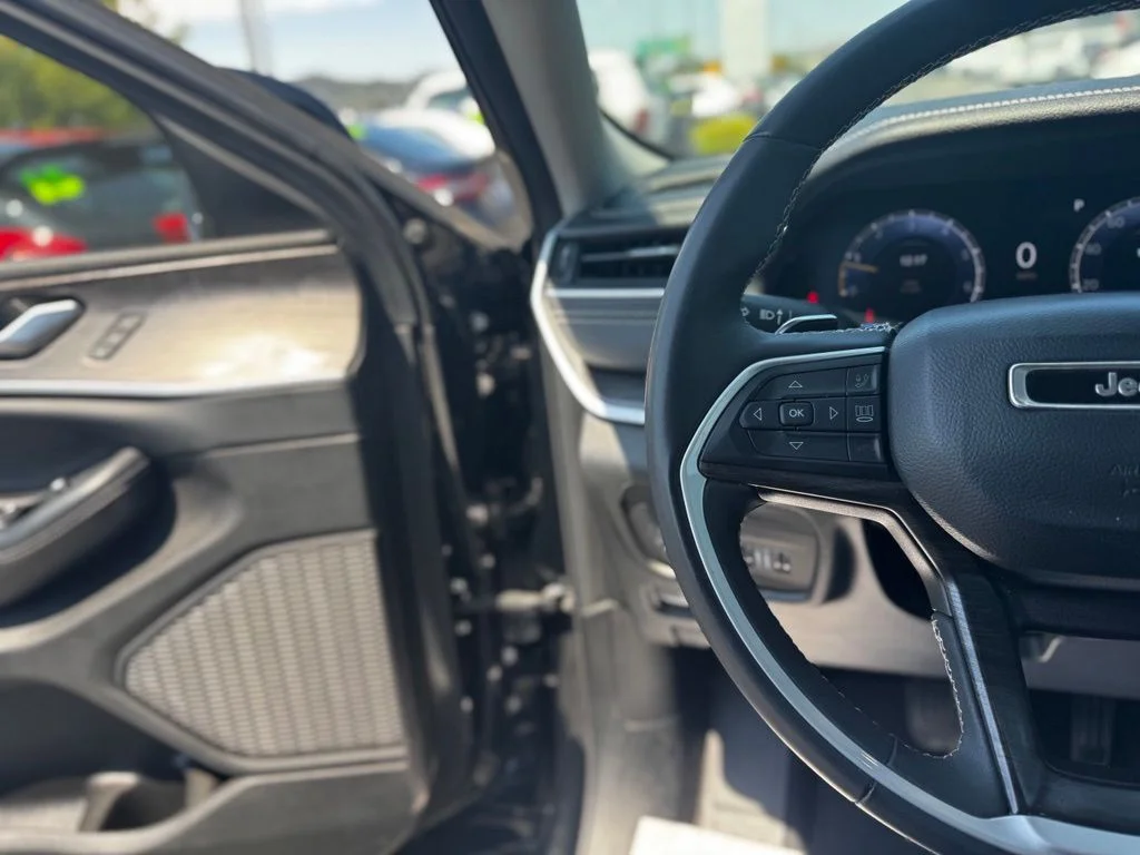 Used 2023 Black Jeep Limited image 30