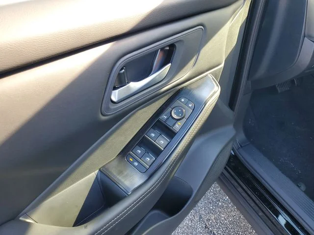 2026 Nissan Rogue SV - Photo 6