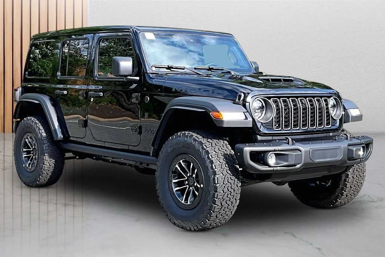 New 2026 Black Clear-Coat Exterior Paint Jeep Moab 392 image 2