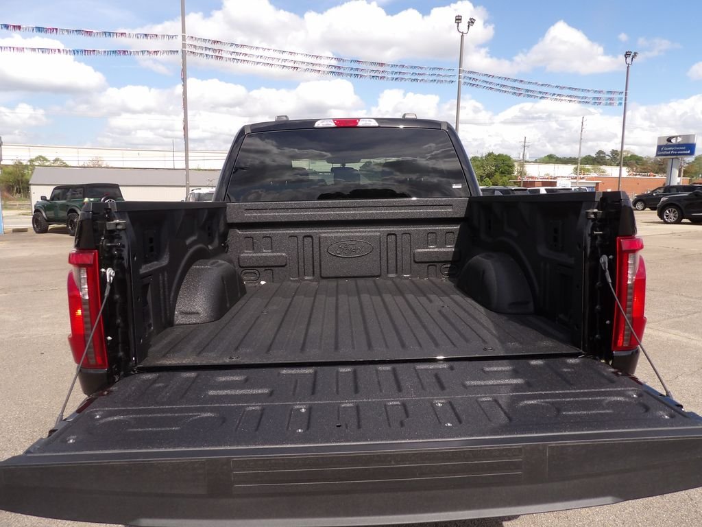 New 2026 Agate Black Metallic Ford XLT image 9