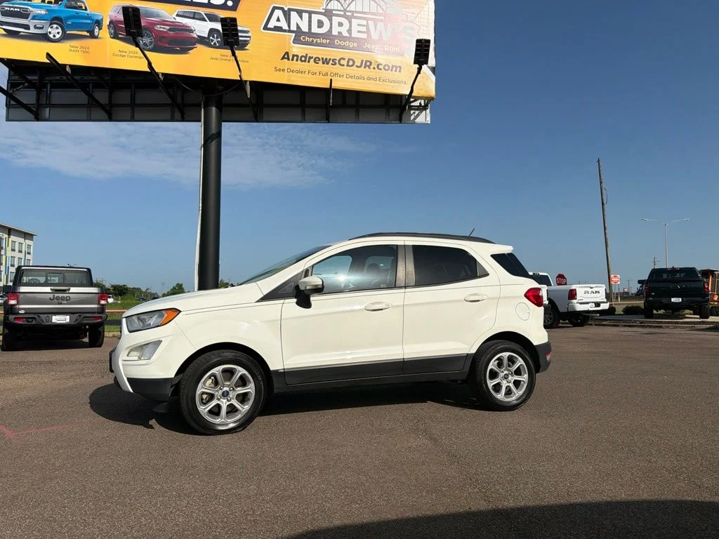 Used 2020 White Ford SE image 2