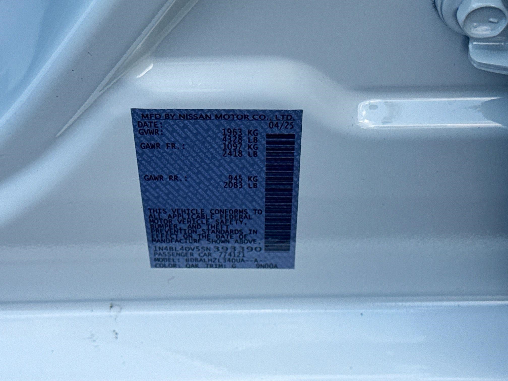 Used 2025 Glacier White Nissan SV image 33