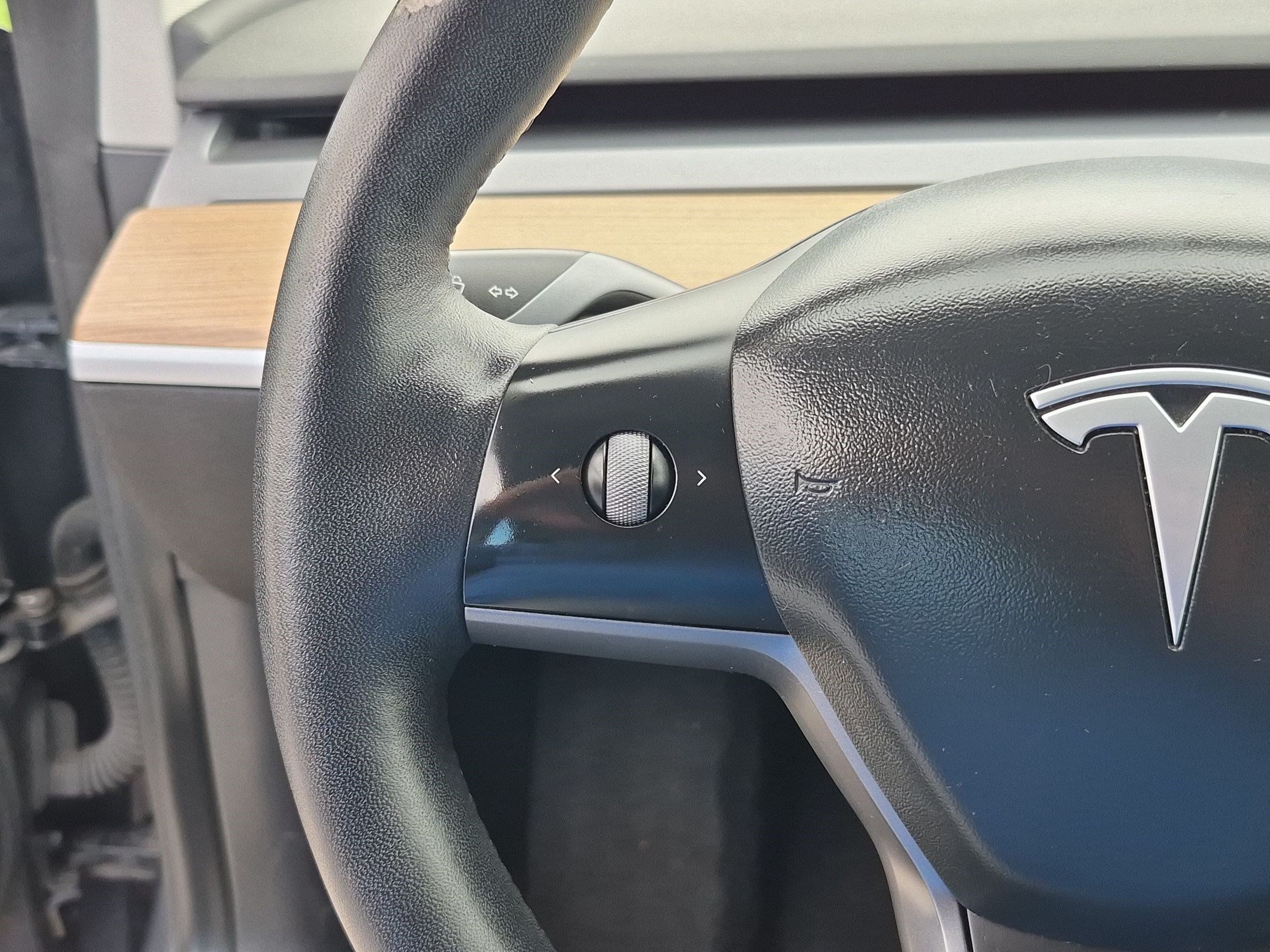 Used 2022 Midnight Silver Metallic Tesla Long Range image 19