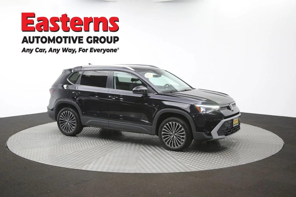 Used 2025 Black Volkswagen 1.5T SE image 46