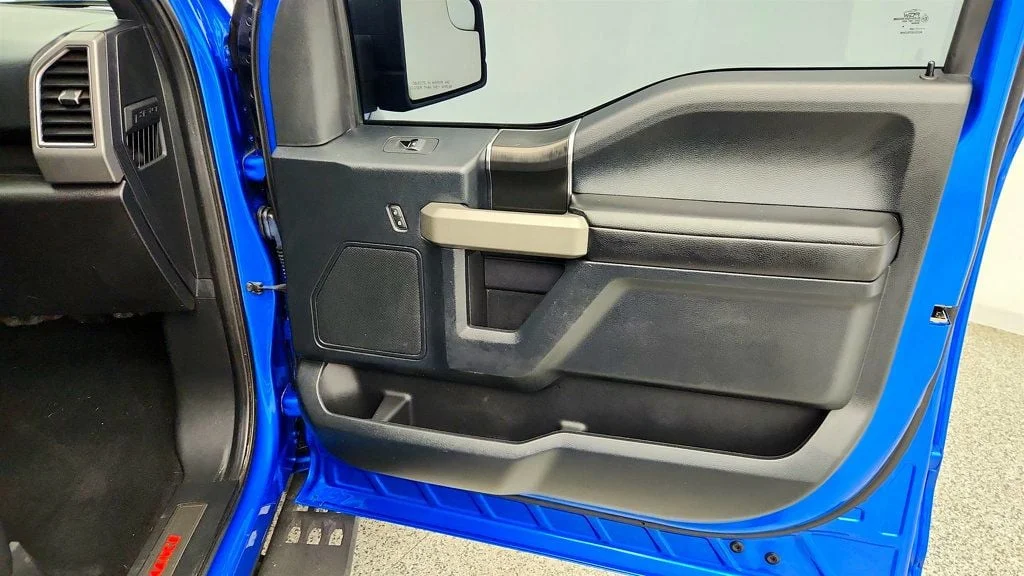 Used 2019 Velocity Blue Metallic Ford Raptor 4WD SuperCrew 5.5