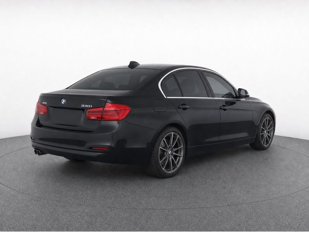 Used 2018 Jet Black BMW 330i xDrive image 3