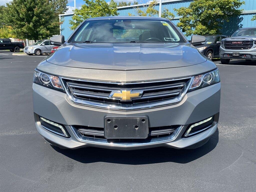 Used 2019 Pepperdust Metallic Chevrolet LT image 5