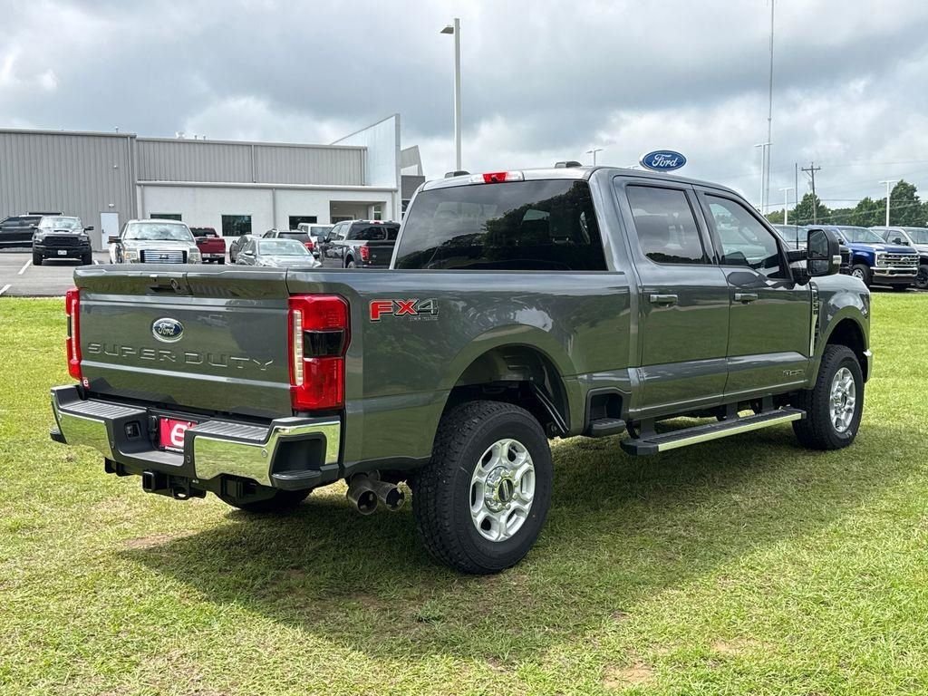 2026 Ford F-250 Super Duty XLT - Photo 9