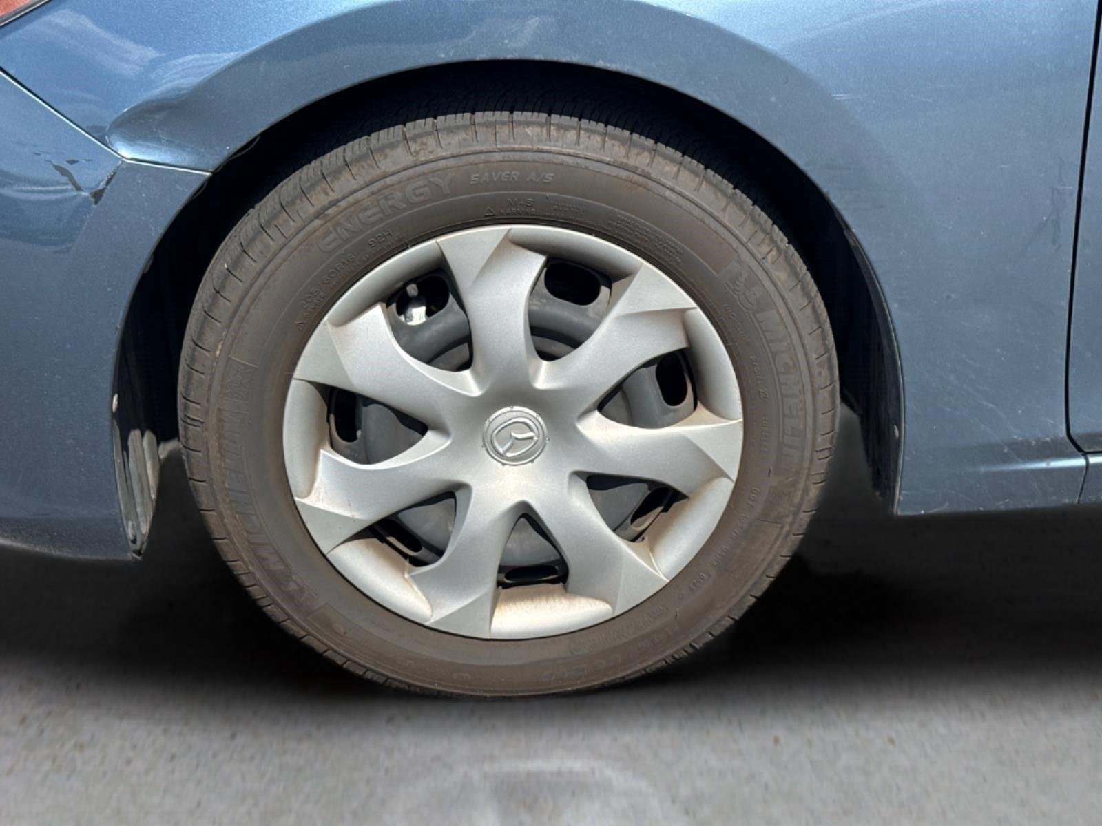 Used 2015 Blue Reflex Mica Mazda i Sport image 6