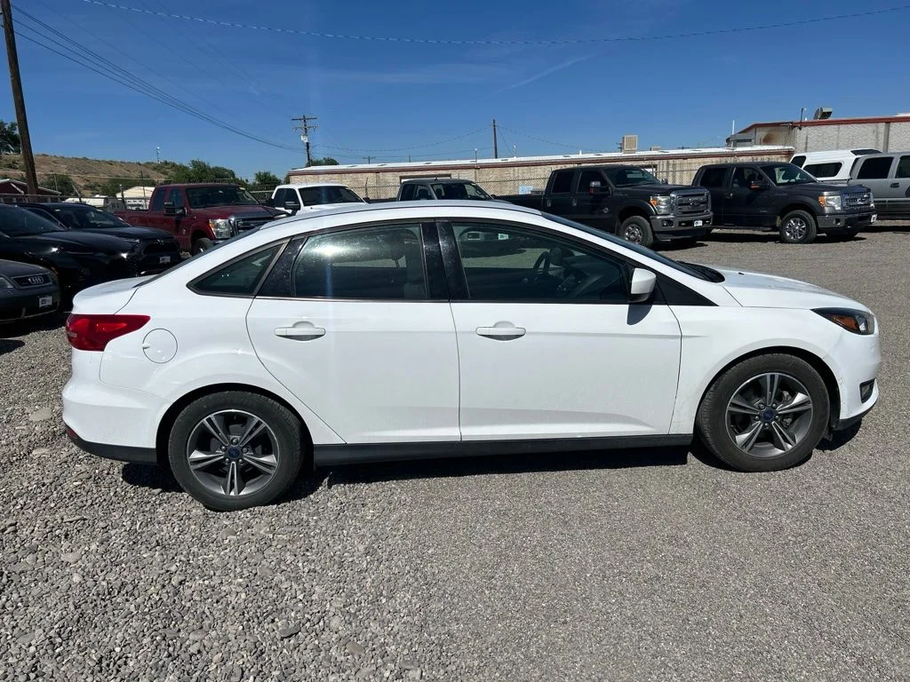 Used 2018 White Ford SE image 8