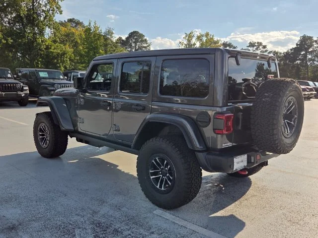 New 2027 Granite Crystal Metallic Clear-Coat Paint Jeep Rubicon image 6