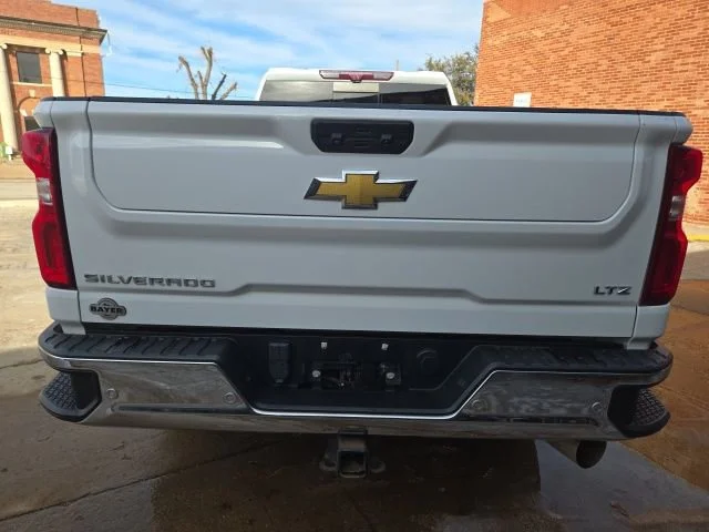 Used 2022 Summit White Chevrolet LTZ image 6