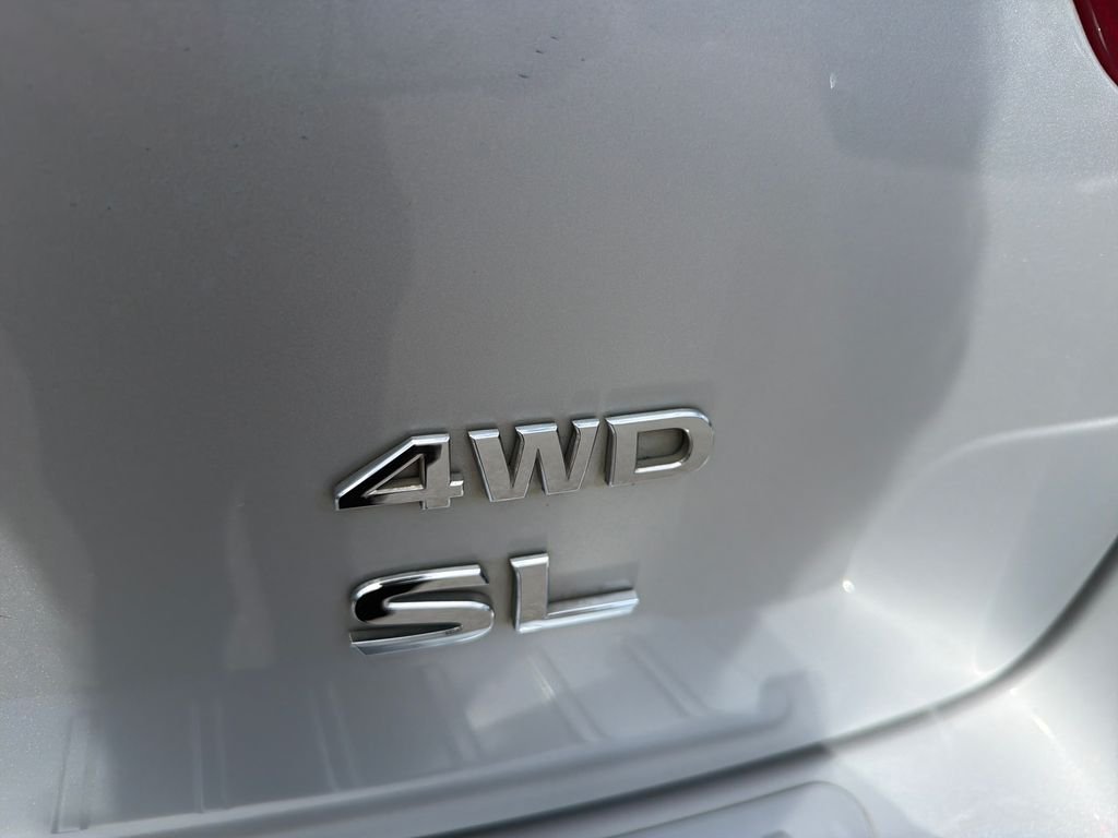 Used 2020 Silver Nissan SL image 12