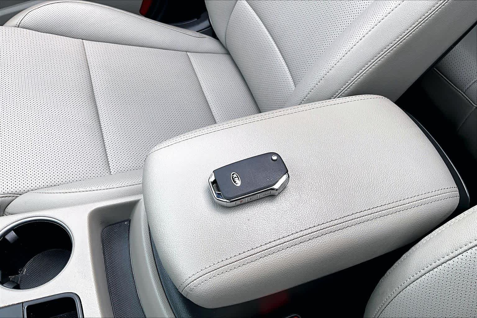 Used 2021 Sparkling Silver Kia S image 15