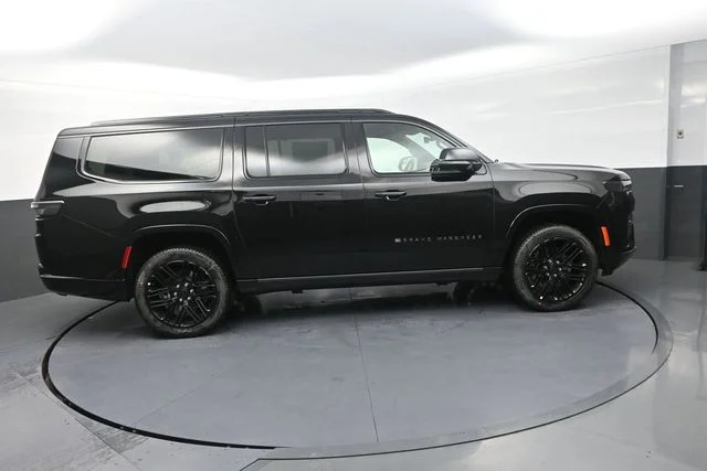 New 2026 High Gloss Black Exterior Paint Jeep Limited Reserve image 6