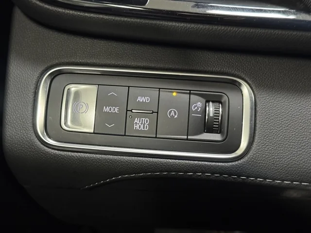 Used 2025 WHITE BUICK Preferred image 19