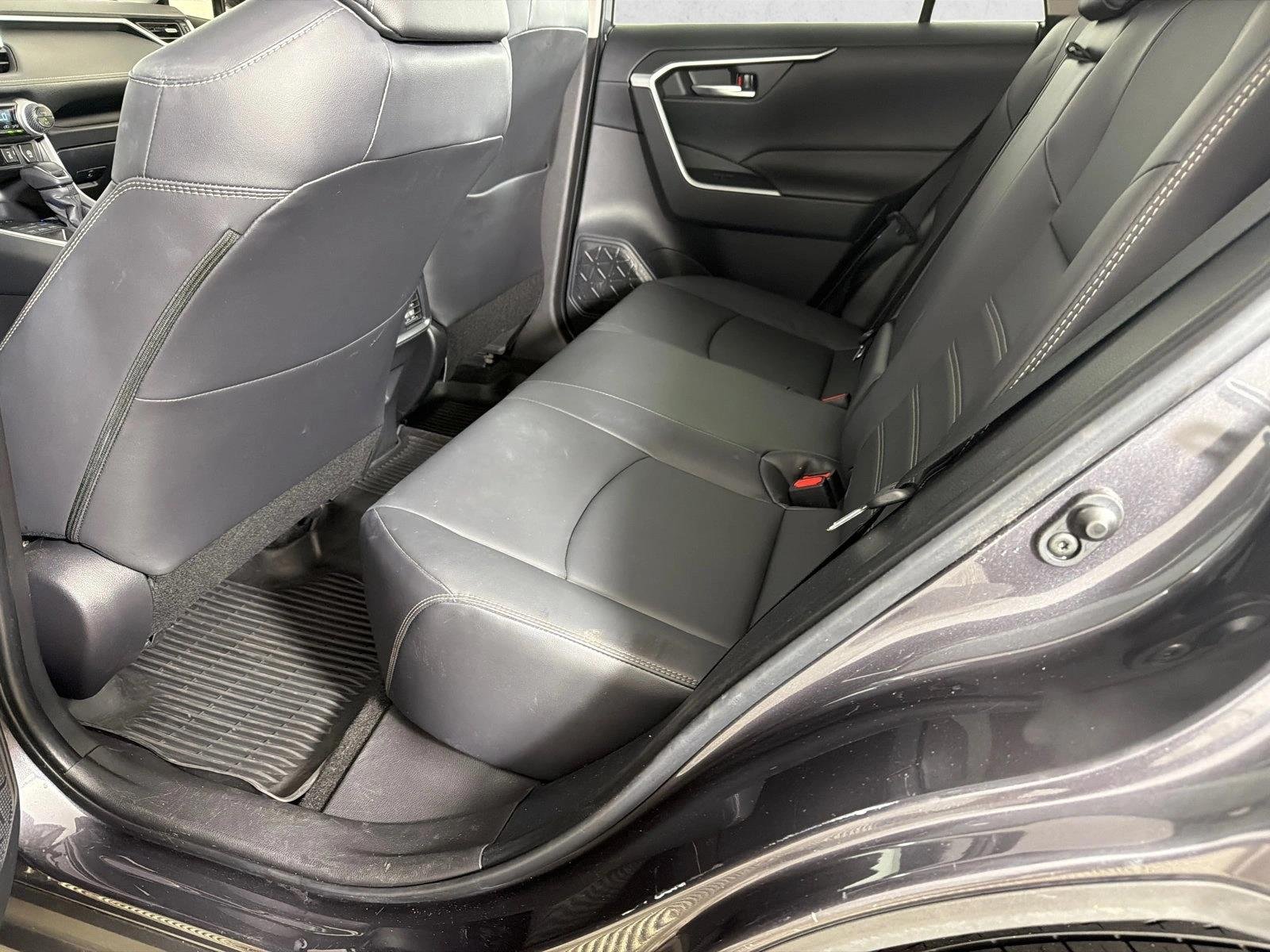 Certified Used 2025  Toyota XLE Premium image 22
