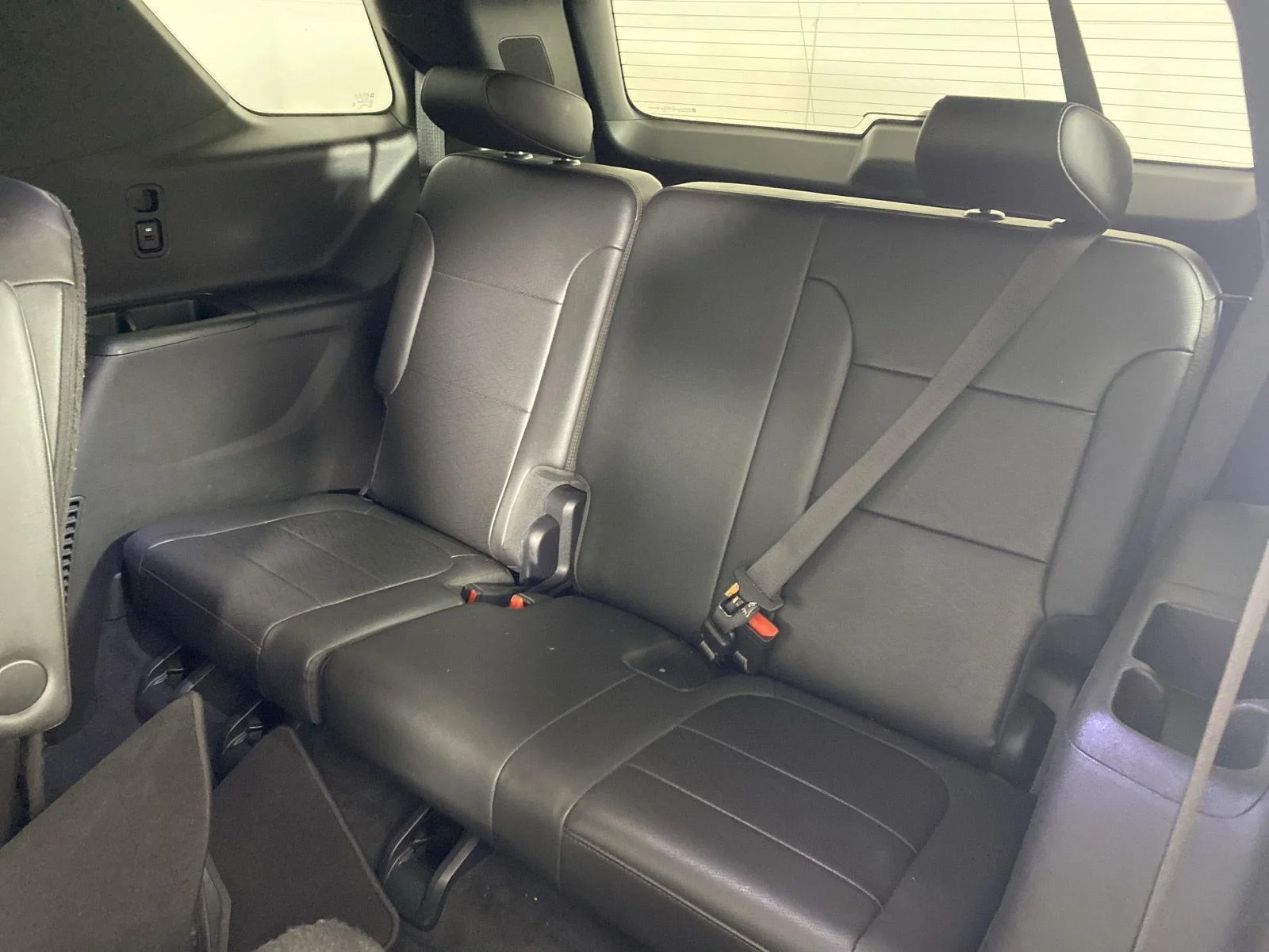 Used 2023 Iridescent Pearl Tricoat Chevrolet High Country image 28
