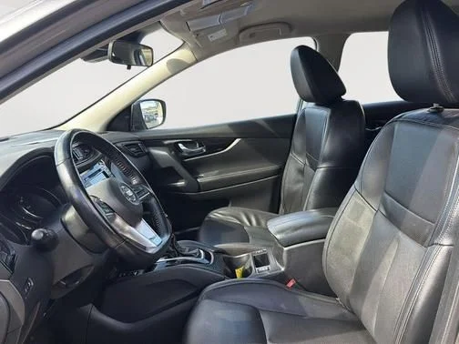 Certified Used 2022 Gray Nissan SL image 9