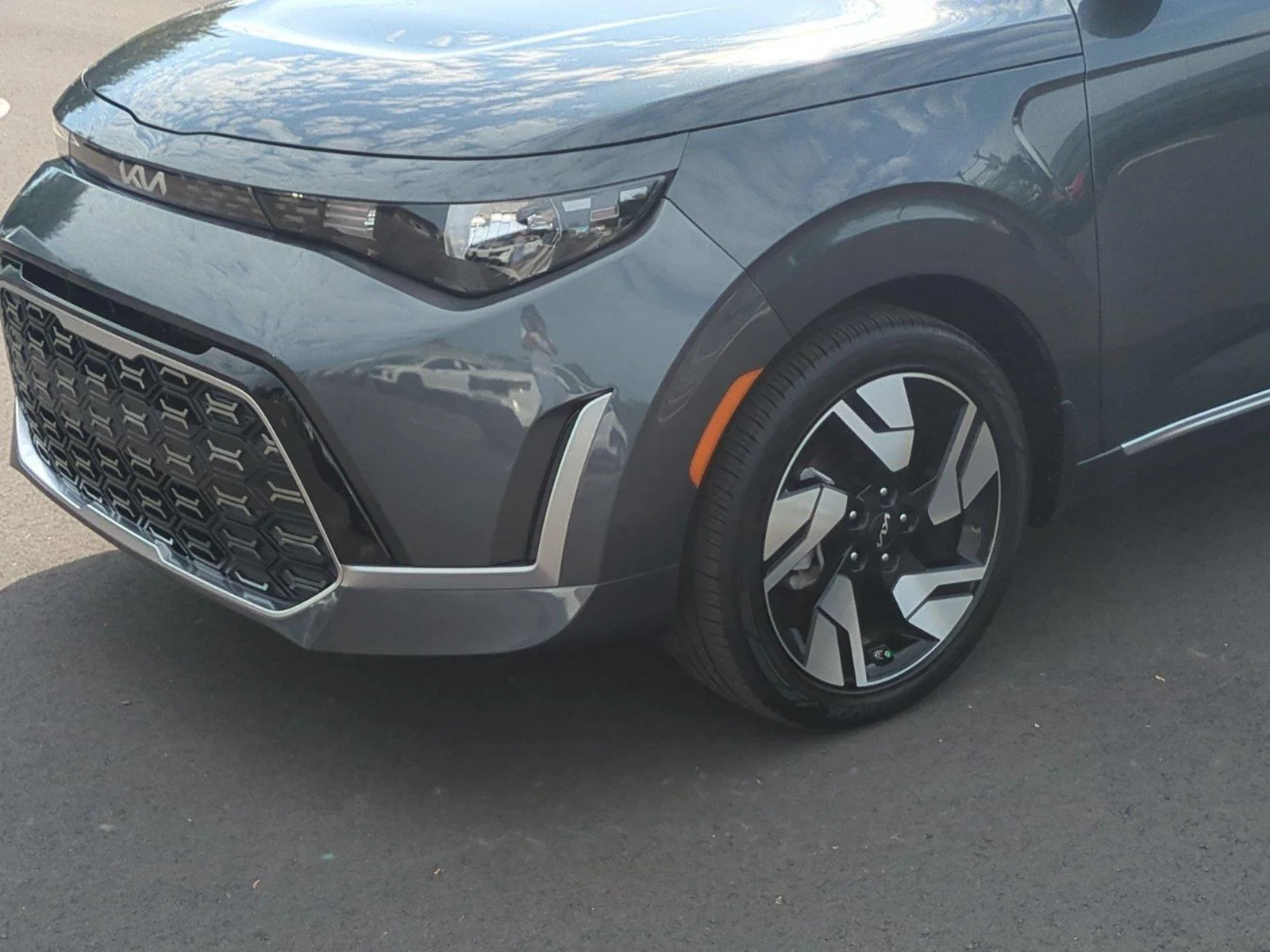 Used 2025 Gravity Gray Kia GT-Line image 9