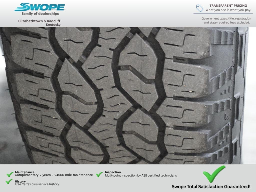 Used 2025 Oxford White Ford XLT image 26