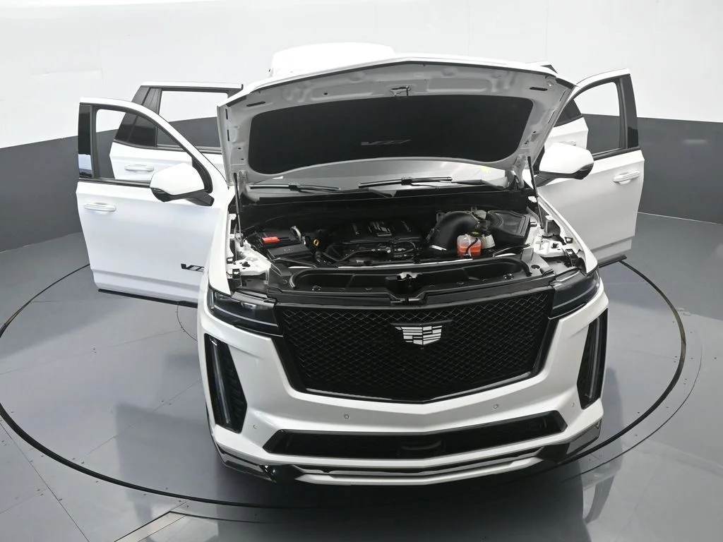 Used 2023 Crystal White Tricoat Cadillac V-Series image 101