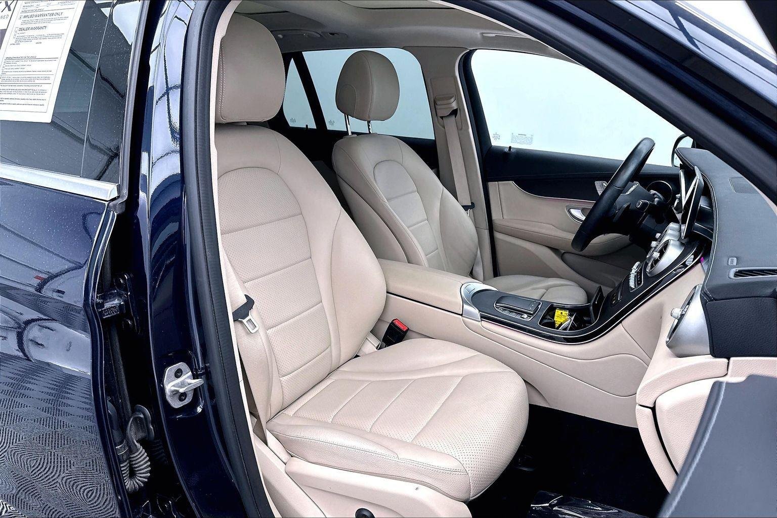 Used 2022 Lunar Blue Metallic Mercedes-Benz GLC 300 image 36