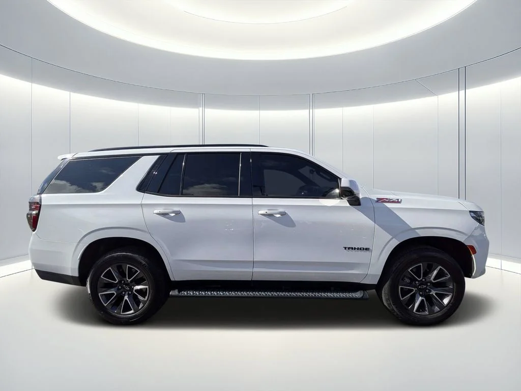 Used 2022 White Chevrolet Z71 image 3