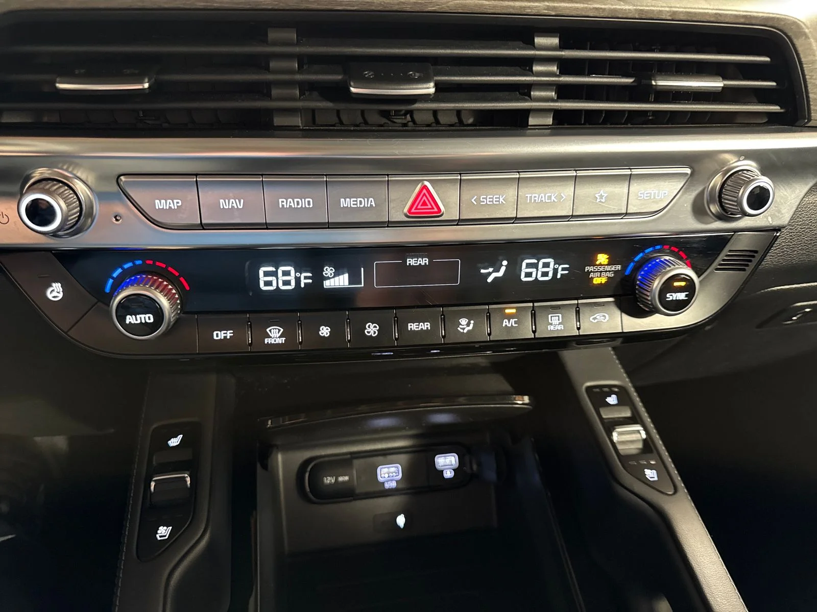 Used 2022 Green Kia EX image 18